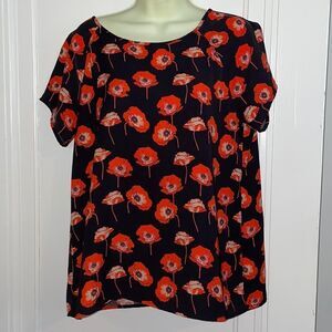 CAbi red poppies‎ print short sleeve blouse with split back